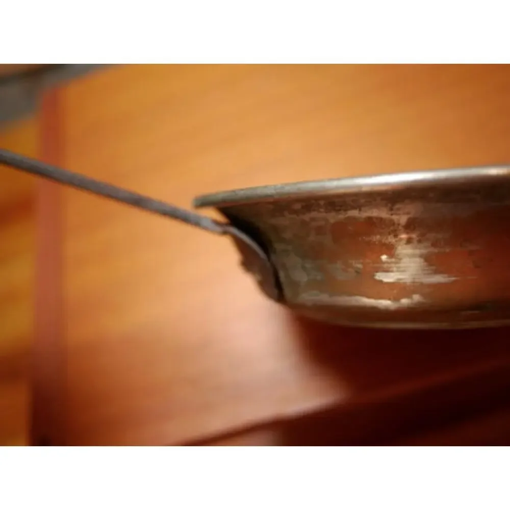 ANTIQUE 19TH CENTURY BEAUTIFUL Hammered Copper SAUTE Pot PAN Cast Iron Handle 8